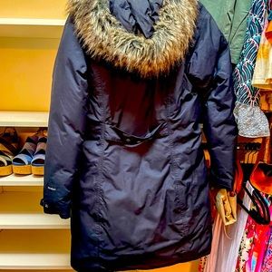 Black The North Face Puffer/Long Waterproof Jacket - Size L